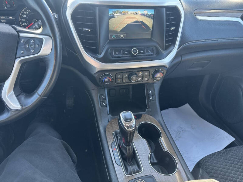 2017 GMC Acadia SLE-2