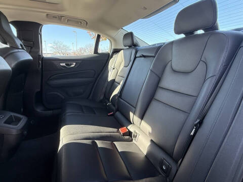 2024 Volvo S60 B5 Plus Dark Theme