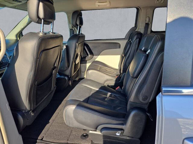 2015 Chrysler Town and Country Touring