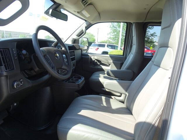 2024 Chevrolet Express LS 3500