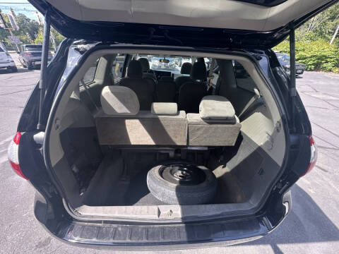 2016 Toyota Sienna LE 8-Passenger