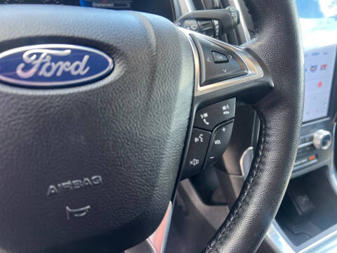 2022 Ford Edge Titanium