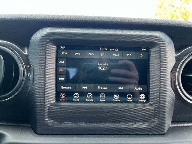 2022 Jeep Gladiator 23