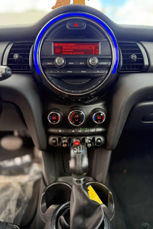 2015 MINI Hardtop 4 Door Cooper