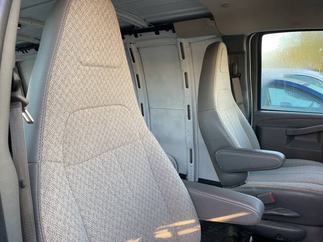 2022 Chevrolet Express 2500