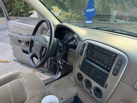 2005 Ford Explorer XLT