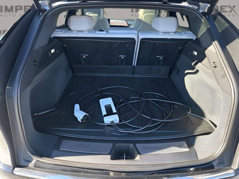 2024 Cadillac LYRIQ Luxury 1