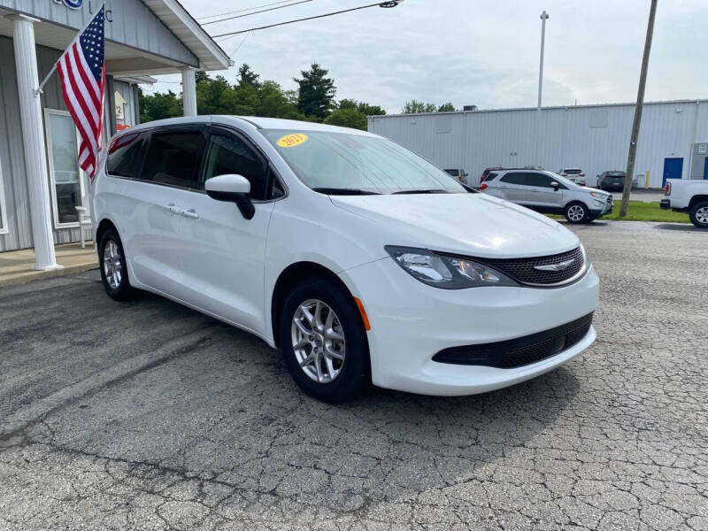 2023 Chrysler Voyager LX