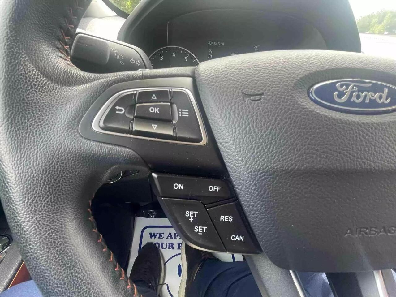 2018 Ford EcoSport SES AWD 4dr Crossover 39
