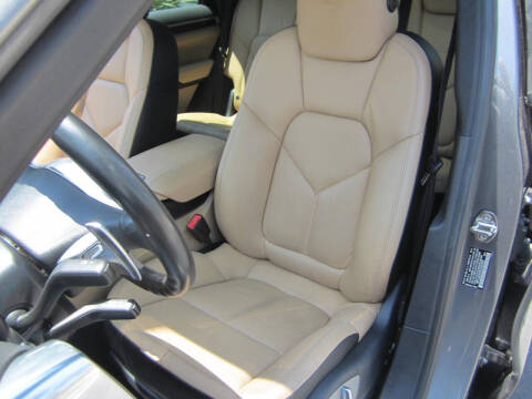 2014 Porsche Cayenne Platinum