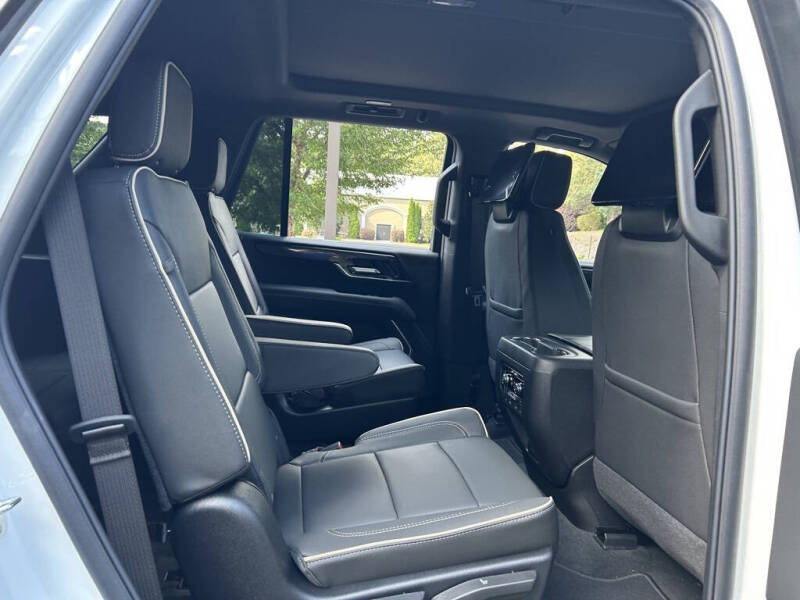 2025 GMC Yukon Elevation