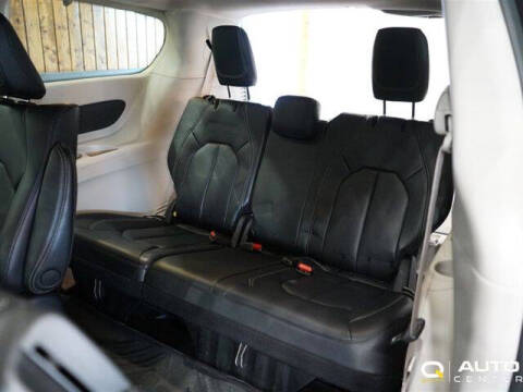 2022 Chrysler Pacifica Hybrid Touring L