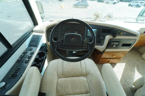 2000 Monaco Dynasty M-37