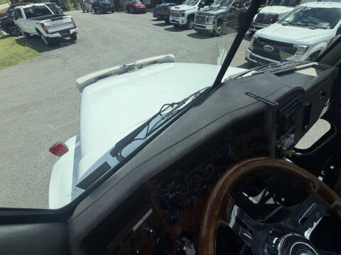 2001 Peterbilt 330