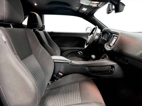 2017 Dodge Challenger SXT