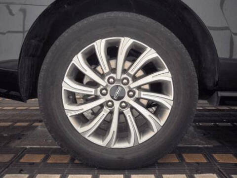 2023 Lincoln Navigator Standard