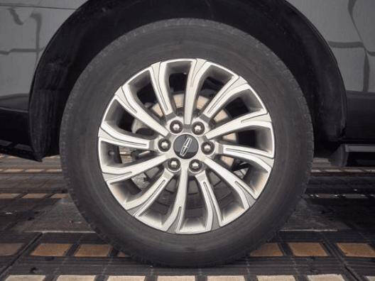 2023 Lincoln Navigator Standard