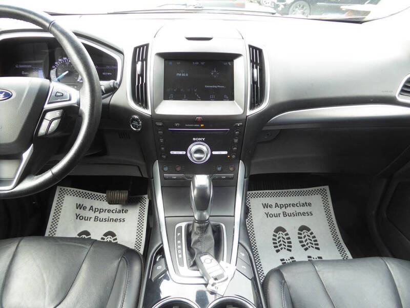 2017 Ford Edge Titanium