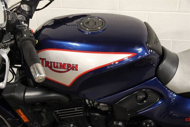 1998 Triumph TRIDENT 90