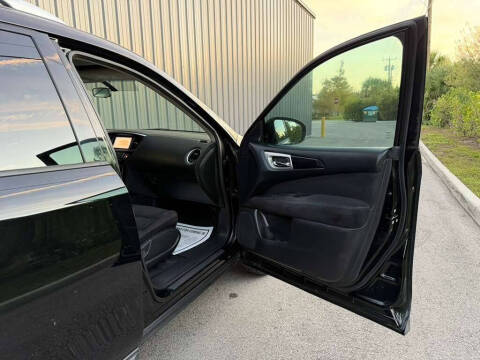 2014 Nissan Pathfinder SV