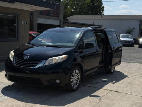2012 Toyota Sienna XLE 8-Passenger