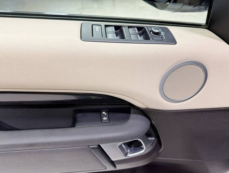 2017 Land Rover Discovery SE