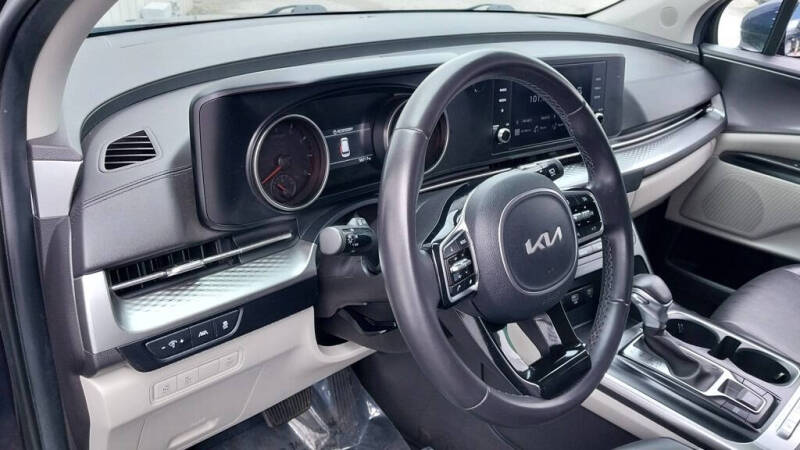 2024 Kia Carnival LX