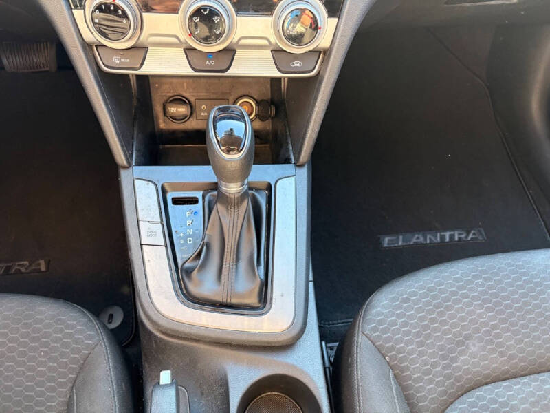 2019 Hyundai Elantra SEL