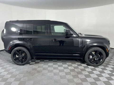 2023 Land Rover Defender 110 SE