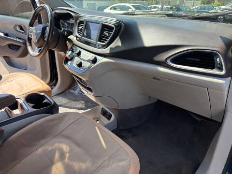 2018 Chrysler Pacifica Touring L
