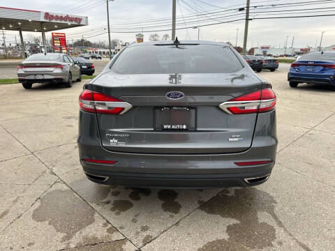 2020 Ford Fusion SE