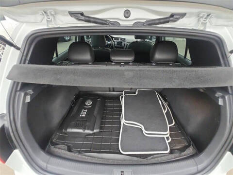 2017 Volkswagen Golf R 4Motion