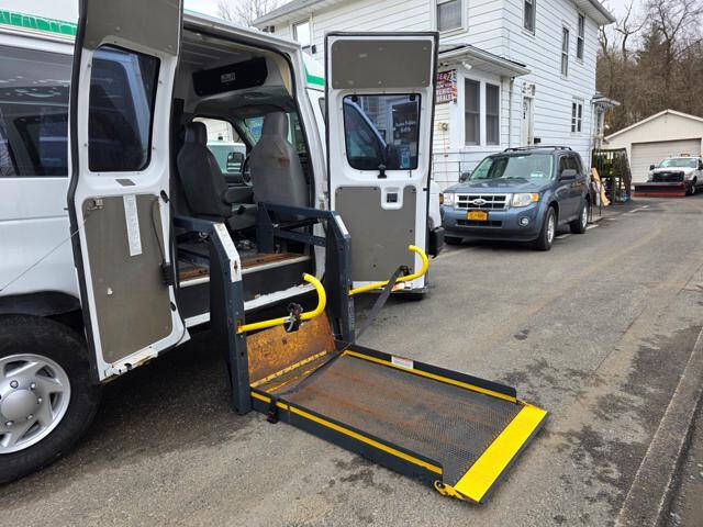 2012 Ford E-Series E-350 SD