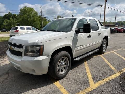 2011 Chevrolet Avalanche for sale at Lakeshore Auto Wholesalers in Amherst OH