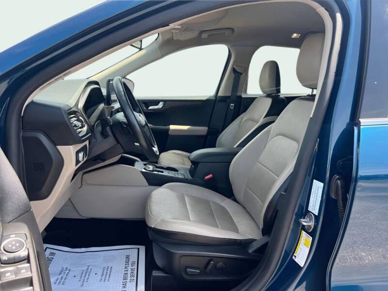 2020 Ford Escape Titanium