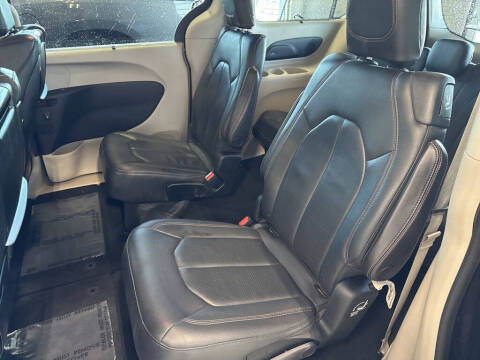 2018 Chrysler Pacifica Touring L Plus