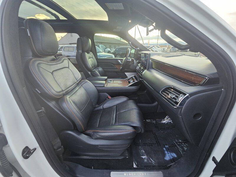 2022 Lincoln Navigator L Black Label