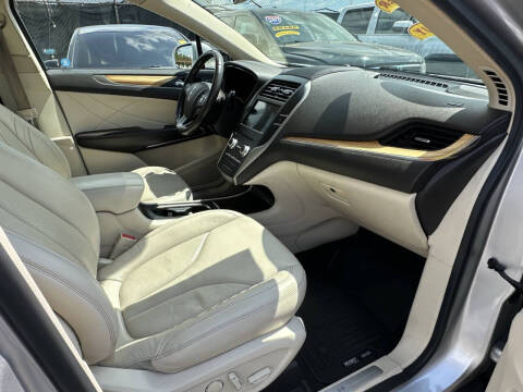 2016 Lincoln MKC Select