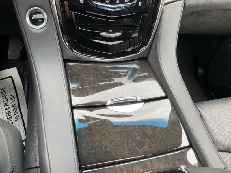 2016 Cadillac Escalade Platinum