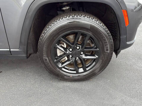 2022 Jeep Grand Cherokee L Laredo