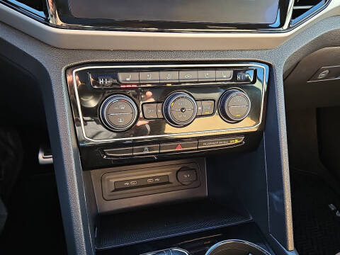 2022 Volkswagen Atlas Cross Sport V6 SEL Premium R-Line 4Motion