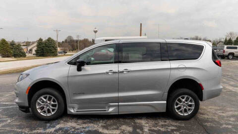 2024 Chrysler Voyager LX