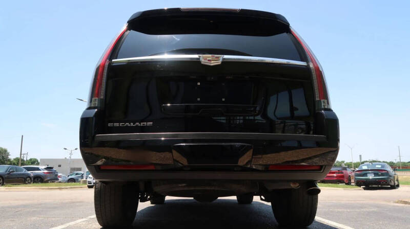 2018 Cadillac Escalade Luxury