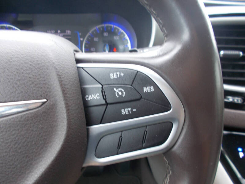 2017 Chrysler Pacifica Touring-L
