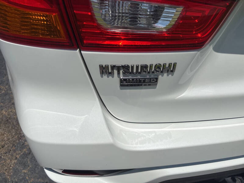 2019 Mitsubishi Outlander Sport LE