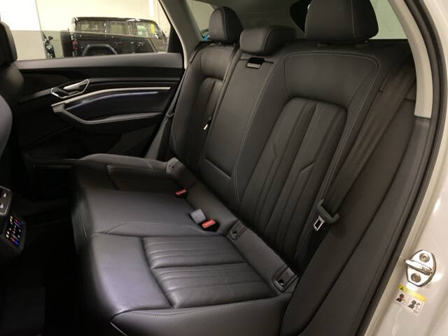 2024 Audi Q8 e-tron quattro Premium Plus