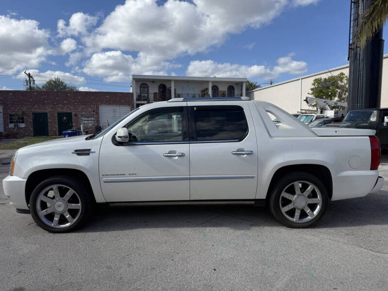 2011 Cadillac Escalade EXT Premium