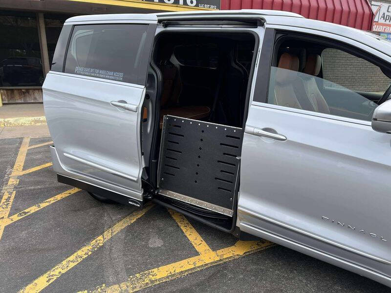 2024 Chrysler Pacifica Pinnacle