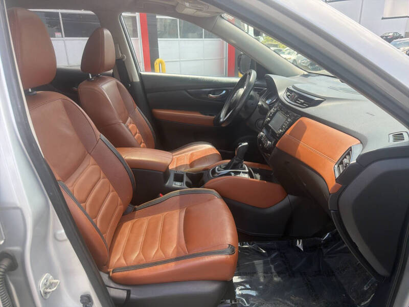 2017 Nissan Rogue SL