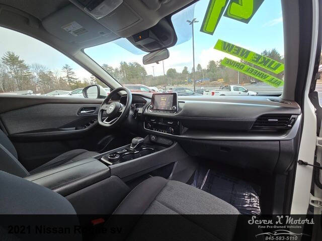 2021 Nissan Rogue SV